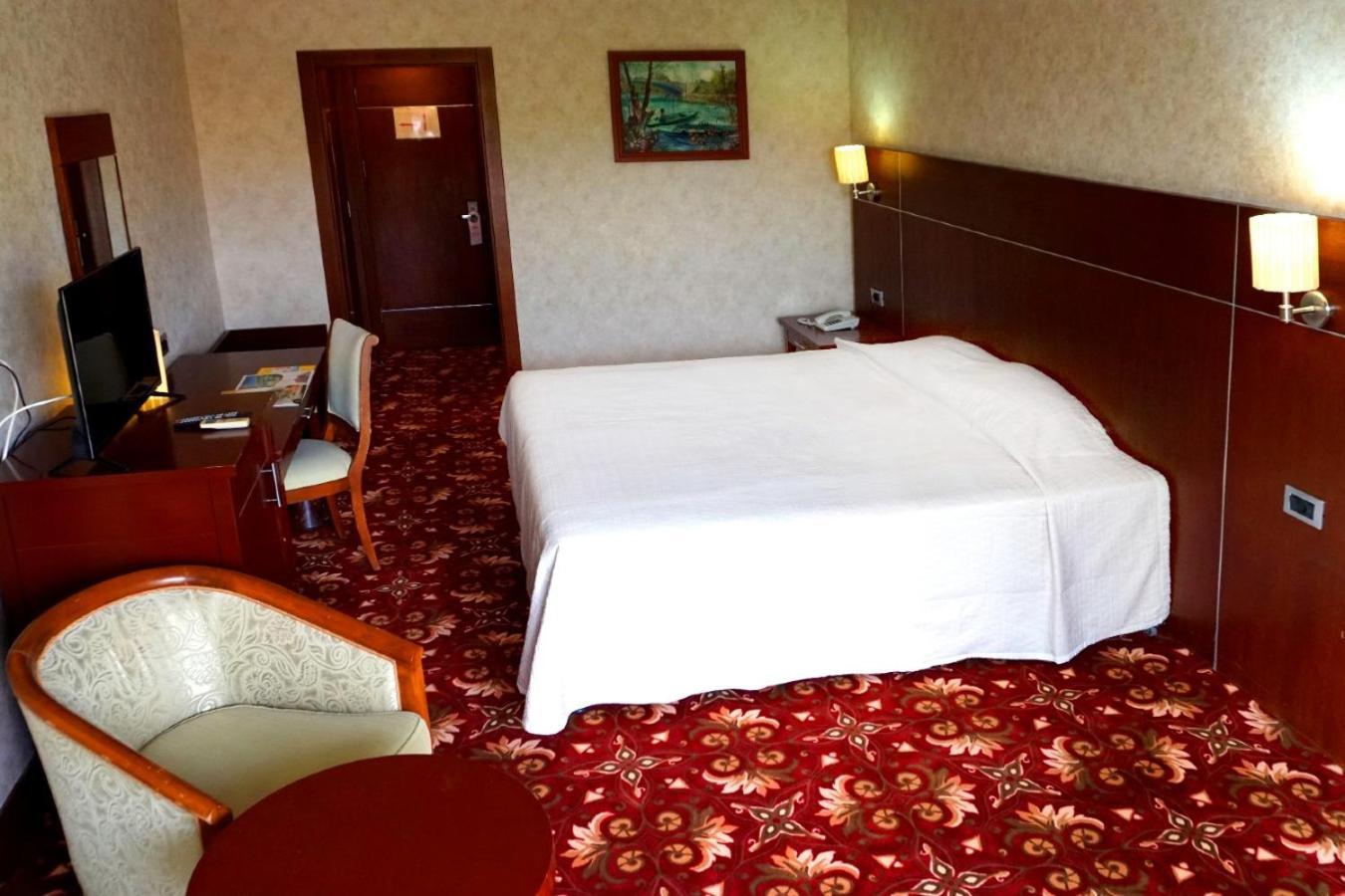Queen Thermal Resort Hotel Emet エクステリア 写真